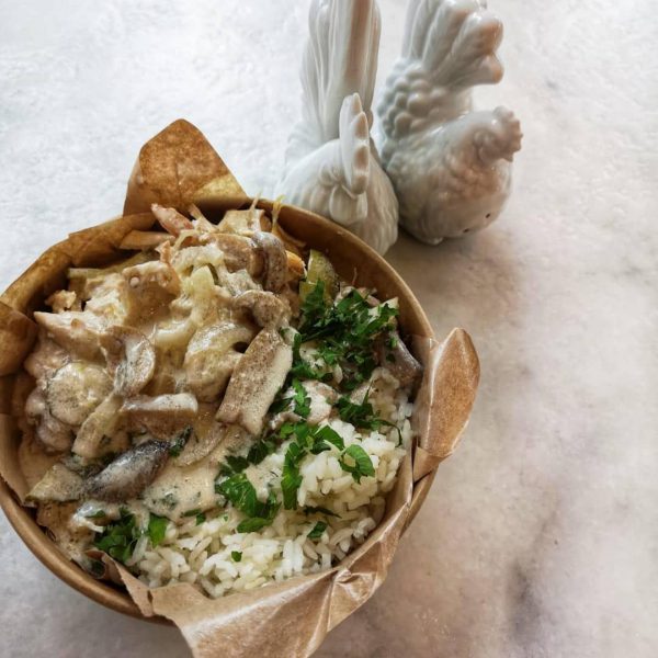 <b class="newtitle">PUI CU OREZ ÎN SOS STROGANOFF</b>