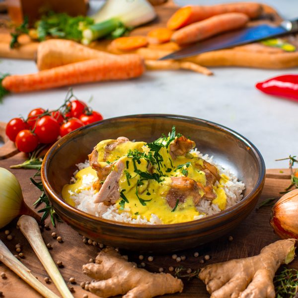 <b class="newtitle">PUI CU OREZ, SOS CURRY CU LEMONGRASS ȘI CORIANDRU</b> (350g)